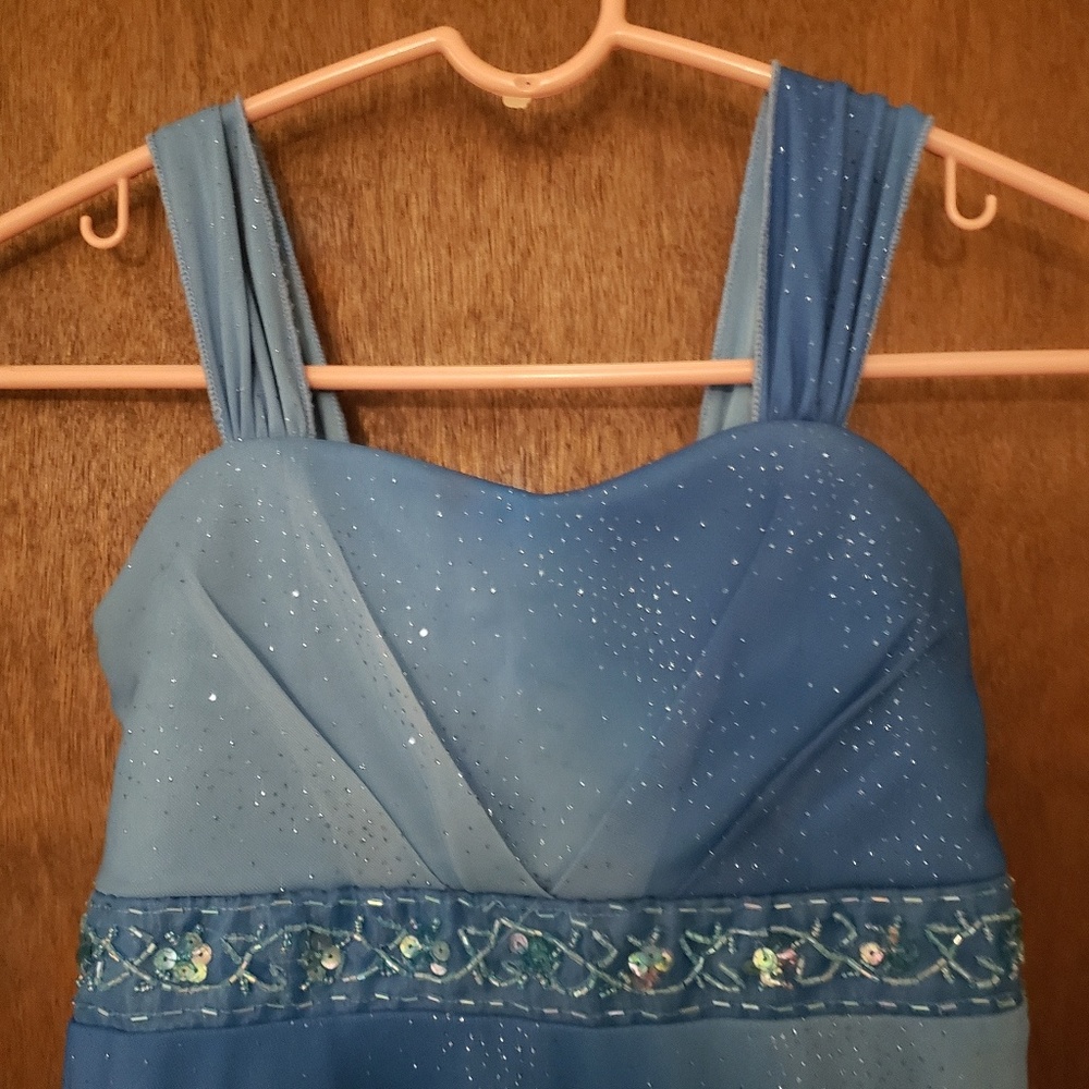 Dress - Picture 2 of 5
